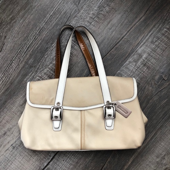 HP🎉 COACH✨ Vintage Hampton Handbag in Beige - Picture 6 of 9